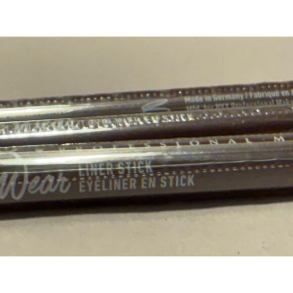 NYX Professional Makeup Retractable Waterproof Lip Liner x3 - Picture 3 of 4